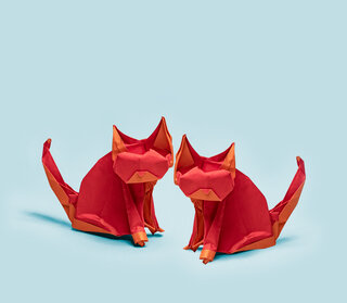 Origrami mit zwei roten Katzen