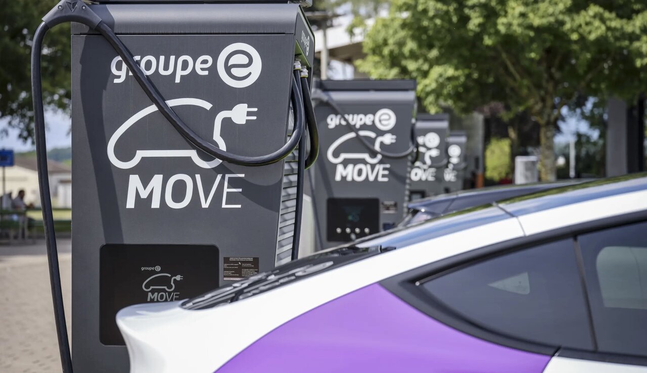 Move charging station close-up