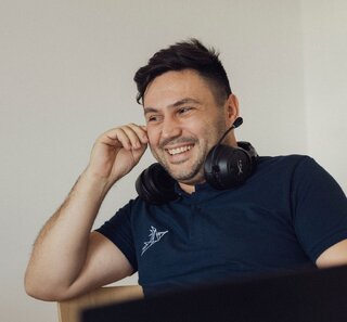 Image of a satisfied customer service representative